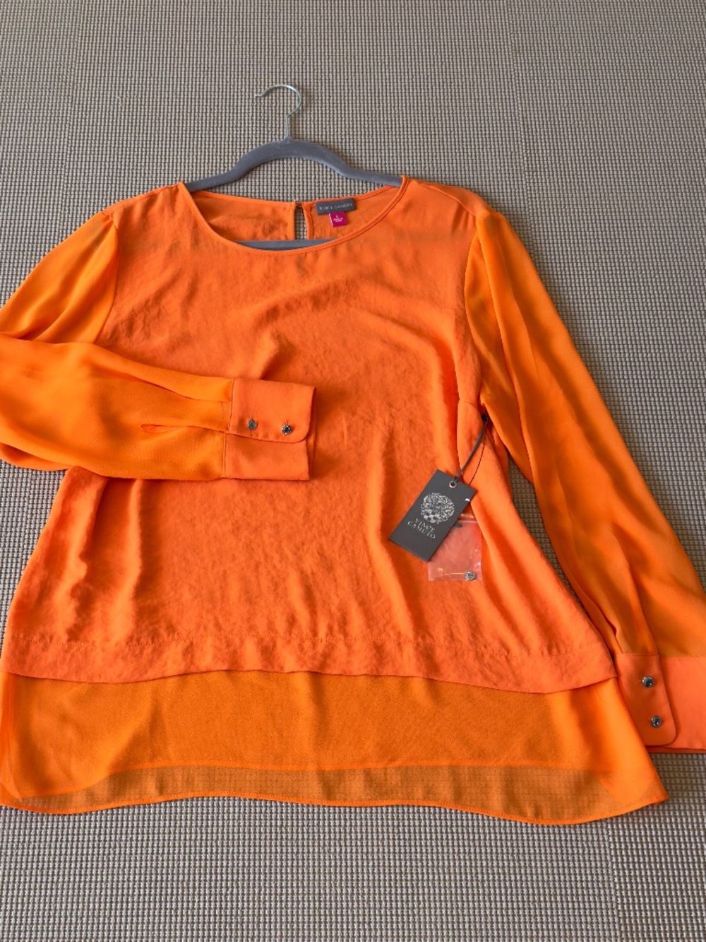 VINCE CAMUTO nwt bright orange layered blouse long cuff button sleeve size L